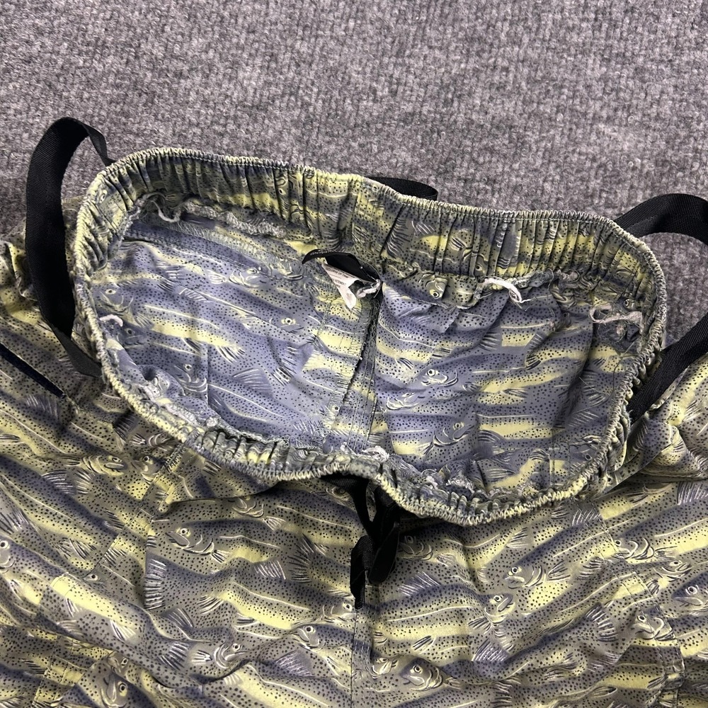Patagonia Fish Print Shorts Mens Small Gray Elastic Waist Adjustable Belt - Picture 3 of 5